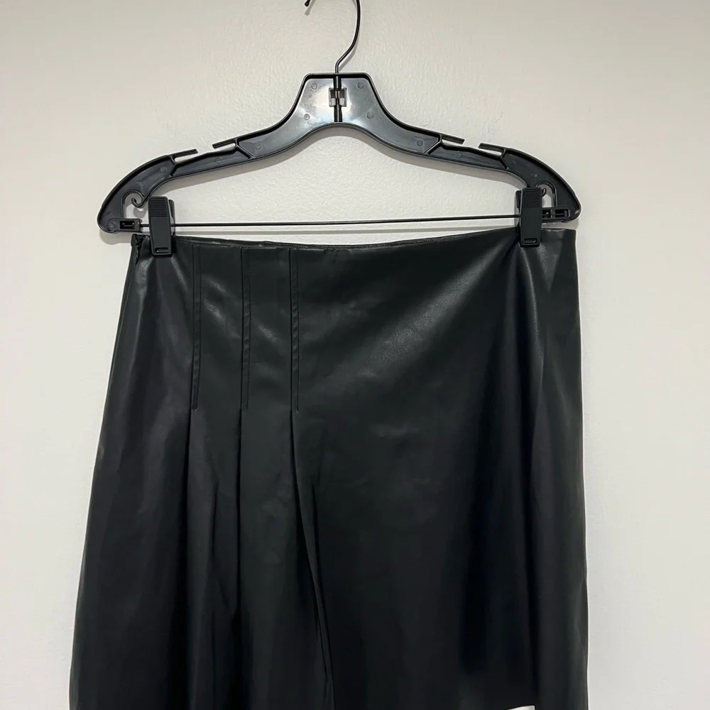 Heartloom Black Leather Skirt - Picture 2 of 11